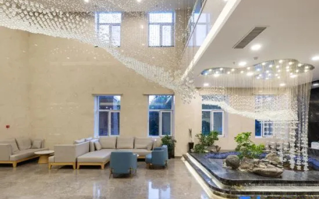 Starway Hotel (Changbai Mountain West Scenic Spot Visitor Center Branch)