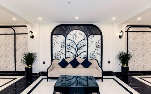 Lion 3 Hotel