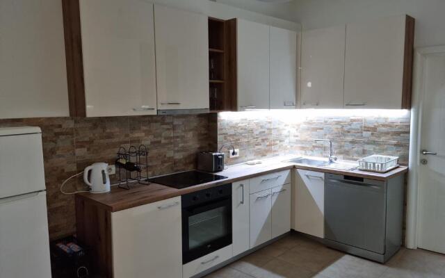 De Luxe Republic Square Apartment of 100sqm