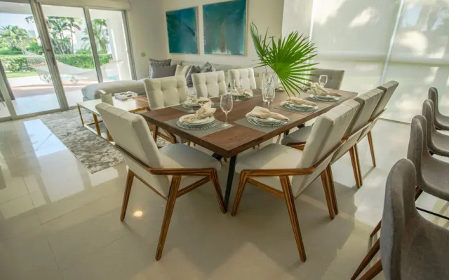 Casa Azul With Private Pool 2 Bedroom Condo by RedAwning