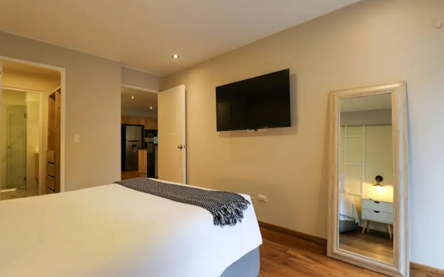 w Splendid 1BR With Balcony in Miraflores