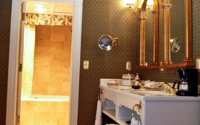 Cliff House at Pikes Peak