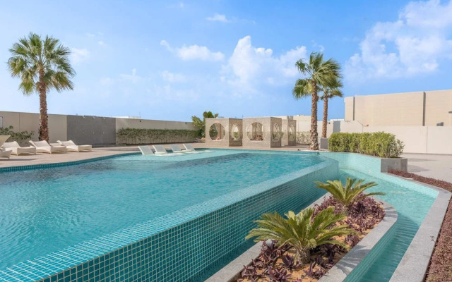 Sleek Studio in The Ivy Tower JVT