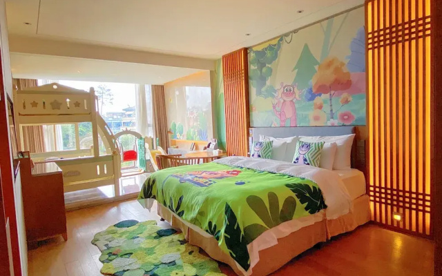 Bright QiandaoLake Resort