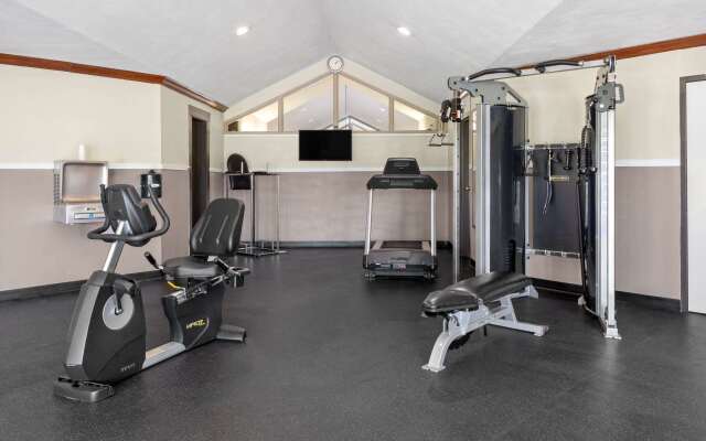 Baymont Inn and Suites by Wyndham Farmington, MO