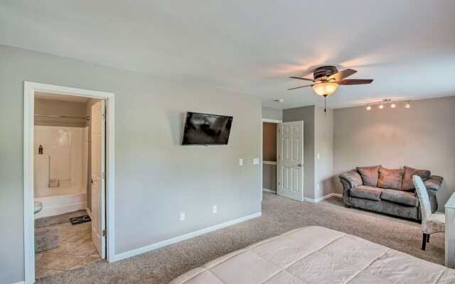 Spacious Nashville Townhome w/ Private Deck & Yard