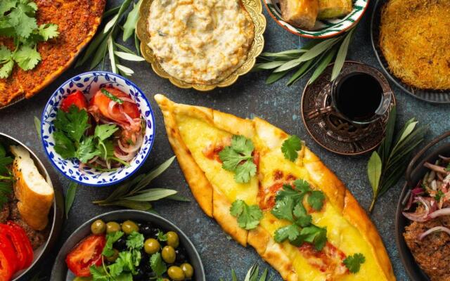 Cozy 2 Bedroom Apartment