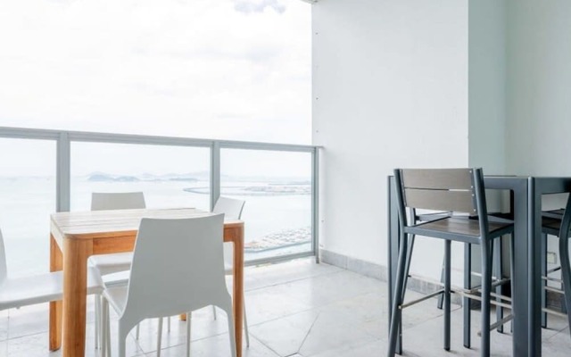 w Stunning 2BR With Terrace in YOO