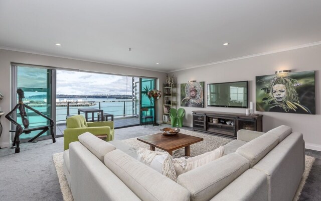 QV Waterfront Apt on Princes Wharf - 941