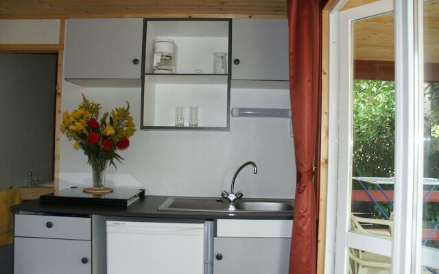 Camping Les Lacs de Courtes - Gîtes