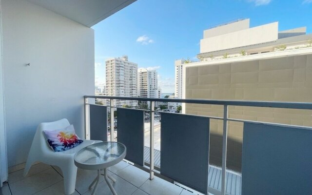 3bd Ocean View At Condado Beach + Parking 3 Bedroom Apts by Redawning