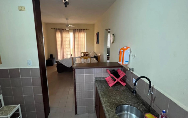 Apt TOTA 3 min Praia grande piscina e churrasqueira