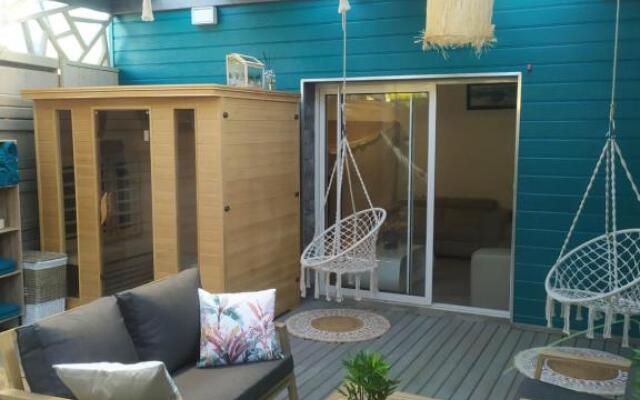 Villa blue tampon974