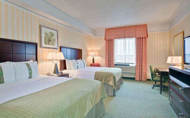 Holiday Inn & Suites Windsor Ambassador Bridge by IHG