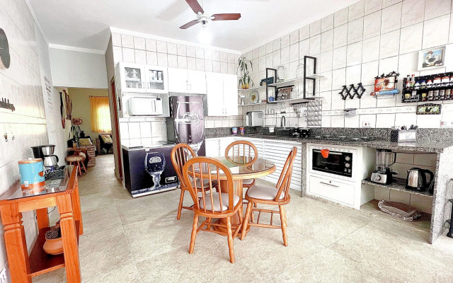 Piscina com ofurô/Churrasqueira/Sinuca e Ping Pong