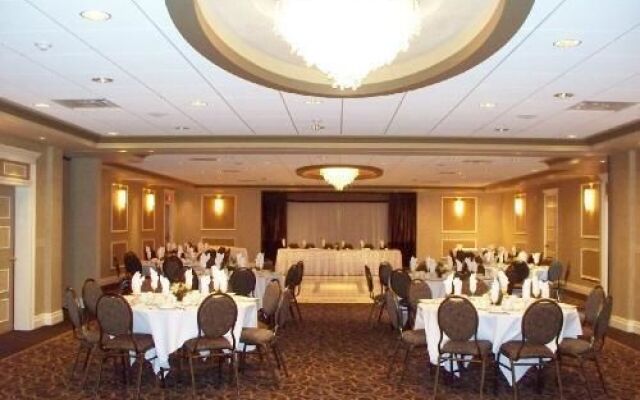 Festival Courtyard Inn