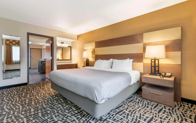 Quality Inn & Suites Mayo Clinic Area