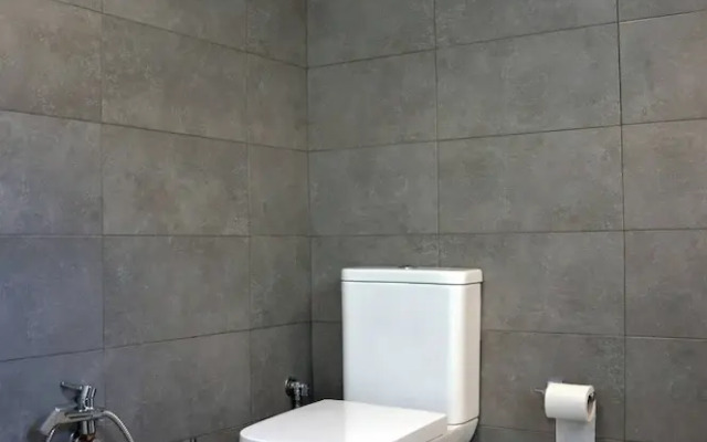 Renovated Home Next To Old Town
