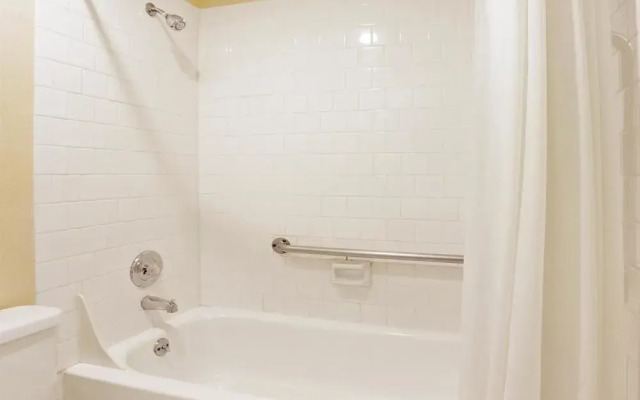 Howard Johnson Inn Kent