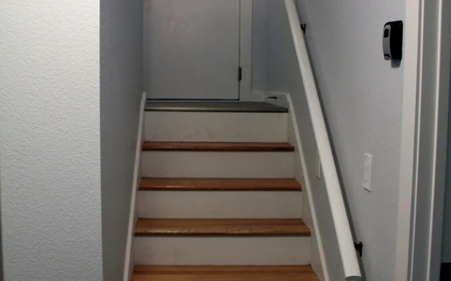 Rainier Guesthouse (Walk to Metro)