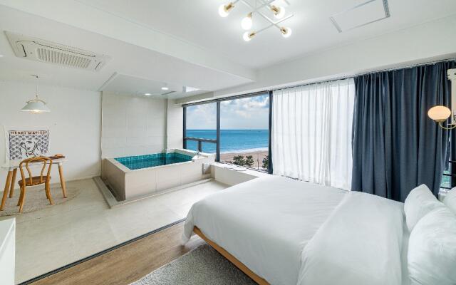 Busan Grey Sands Poolvilla Pension