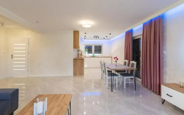 Apartamenty Max House