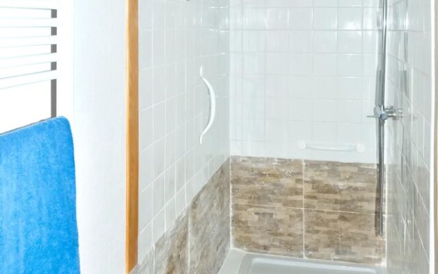 House With 3 Bedrooms in Bayon-sur-gironde, With Pool Access, Enclosed