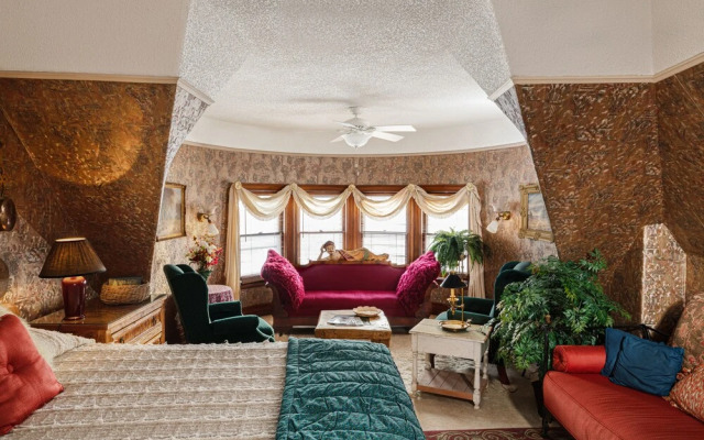 The Dempsey Manor Bed & Breakfast Inn