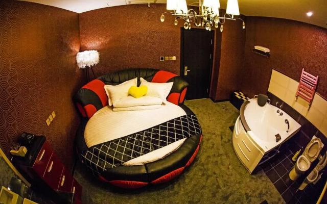Dalian 1219 Theme Hotel
