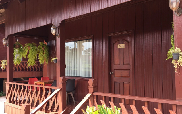 Rattanakvisal Boutique