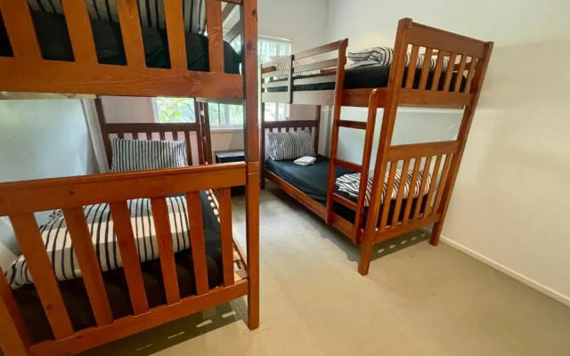 Garreembee 1770 House