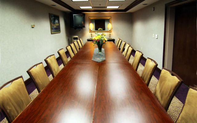 Hampton Inn & Suites Tampa-North