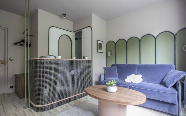 Joie Paris MONTPARNASSE STATION