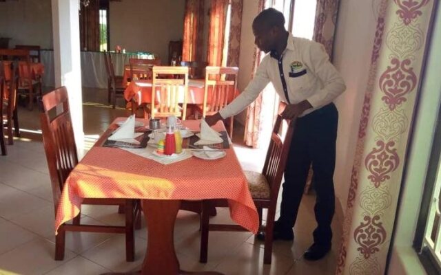 Uhuru 50 Hotel Kasese