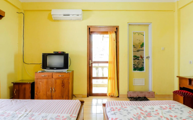 Adinda Beach Hotel and Villa by ZUZU