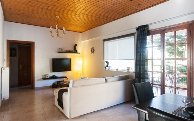 Families 2BM Flat 7'Metro Balcony