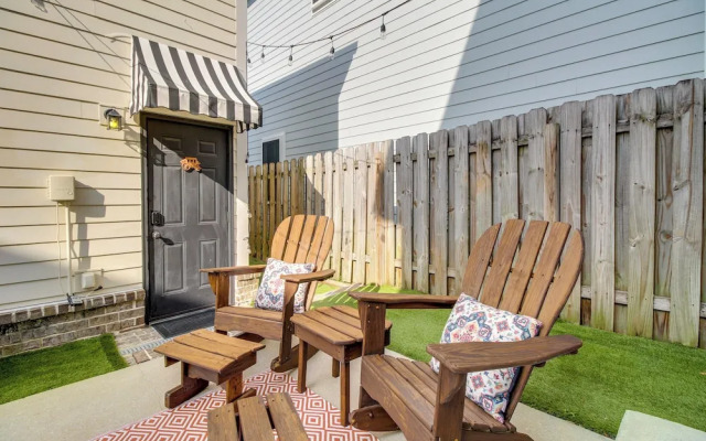Cozy Savannah Vacation Rental w/ Fenced Courtyard!
