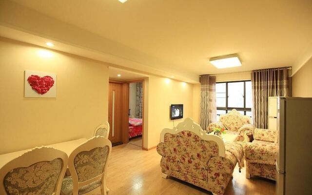 成都红馨短租公寓