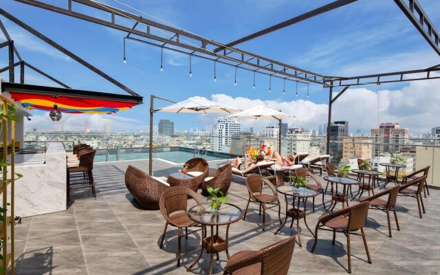 Golden Line Danang Hotel