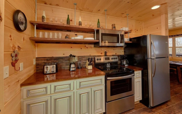 Alpine Pool Lodge Holiday home 2