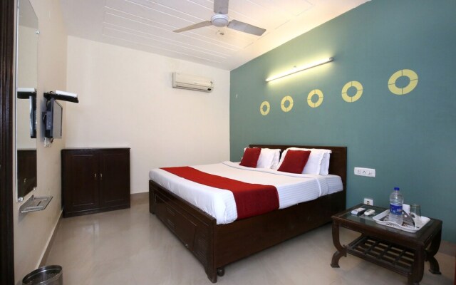 OYO 6366 Grand Regal Hotel