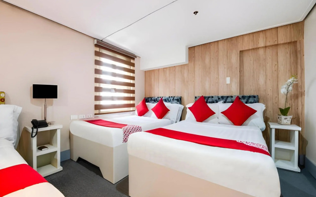 OYO 492 Sunset View Ridge Residences