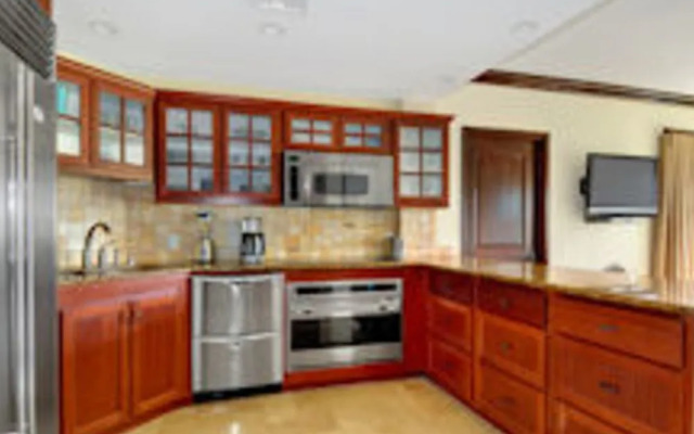 Waipouli Beach Resort A104 by RedAwning