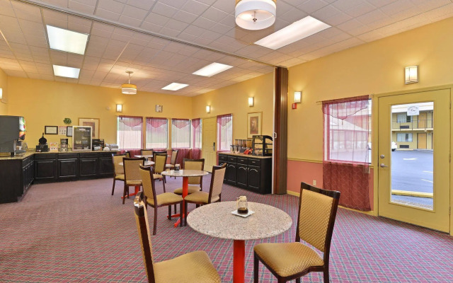 Econo Lodge Inn & Suites near Chickamauga Battlefield