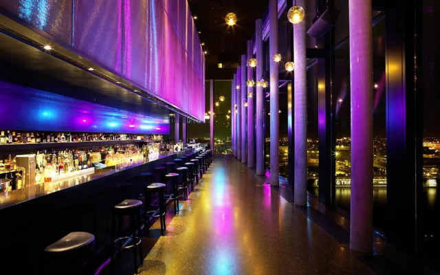 Empire Riverside Hotel