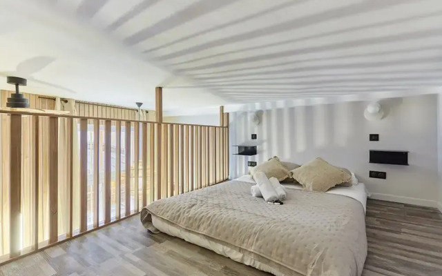 Superb Apartment Center of Paris Montmartre