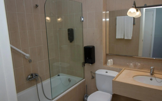 Hotel Azar