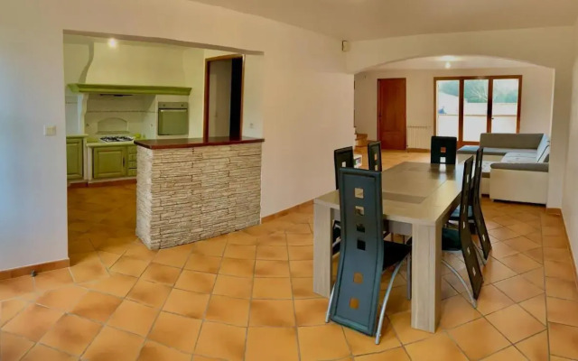 Maison au calme à la sortie d'Arles