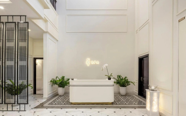 Melia Vinpearl Cam Ranh Beach Resort