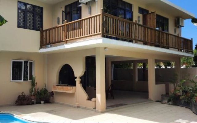 3 bedrooms villa at Blue Bay 500 m away from the beach with private pool enclosed garden and wifi